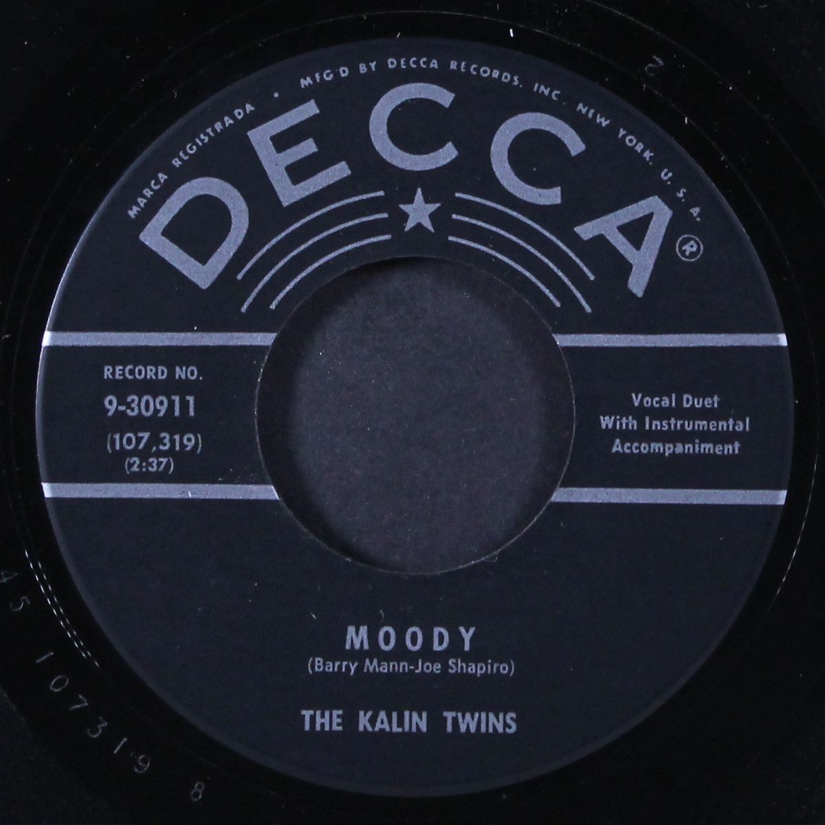 sweet sugar lips / moody by KALIN TWINS