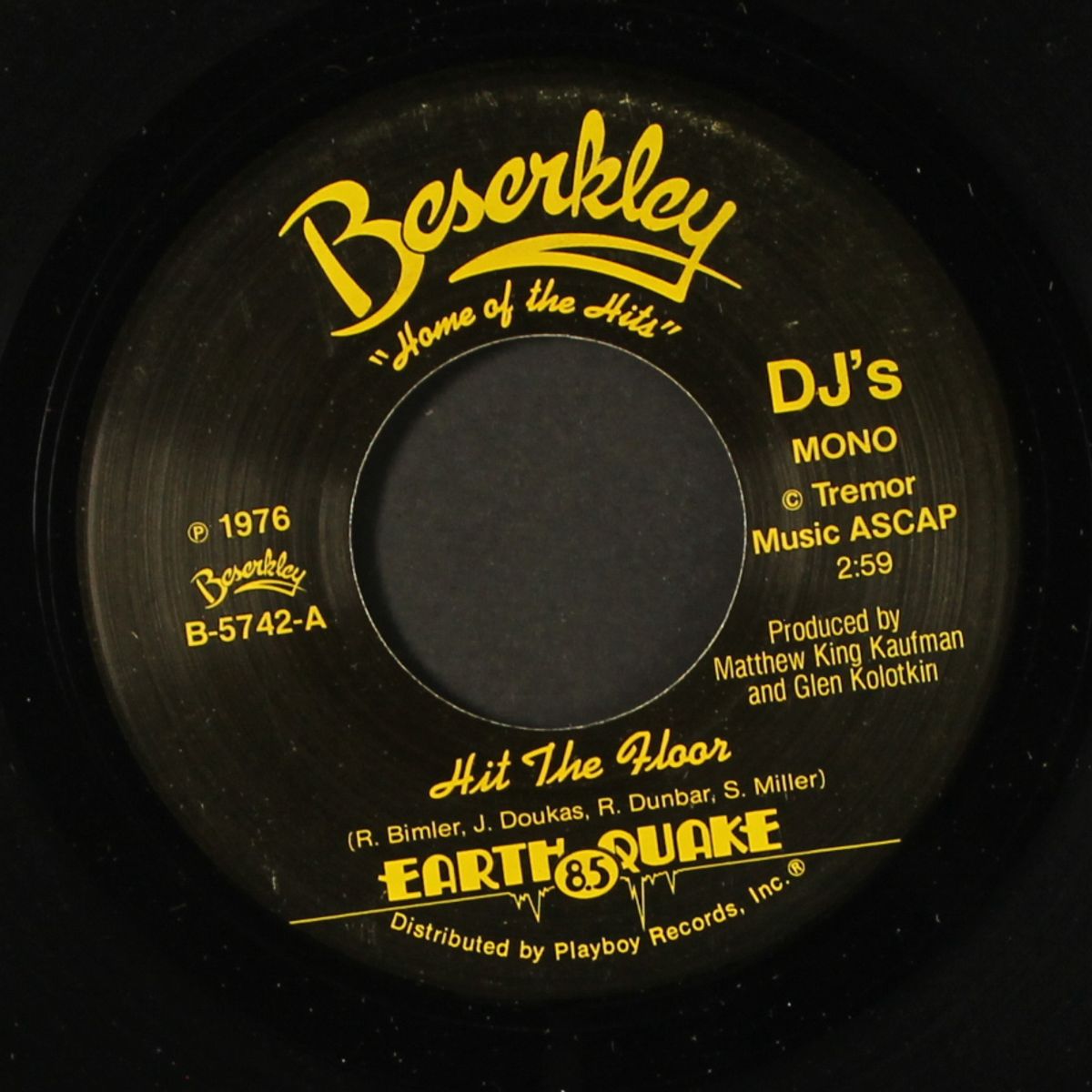 hit the floor / mono by EARTH QUAKE