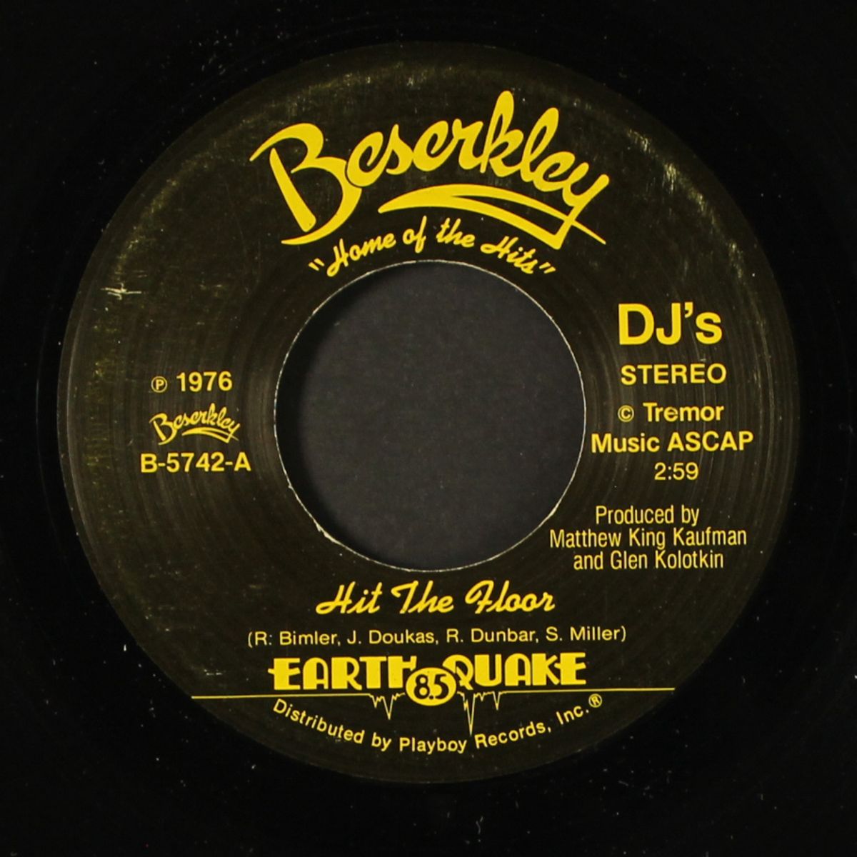 hit the floor / mono by EARTH QUAKE