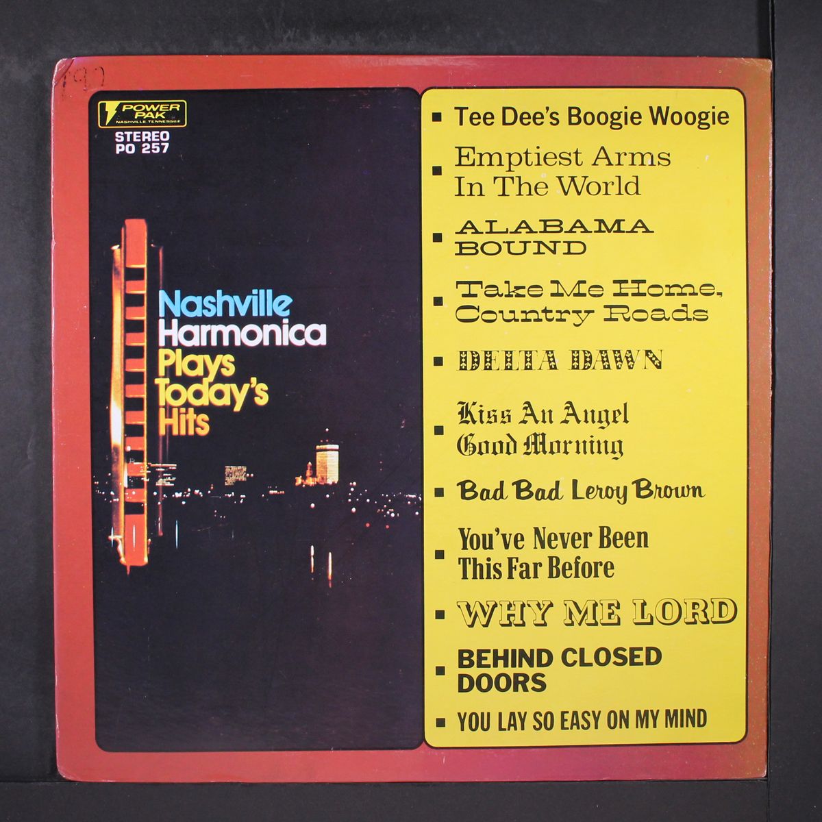 plays today's hits by NASHVILLE HARMONICA