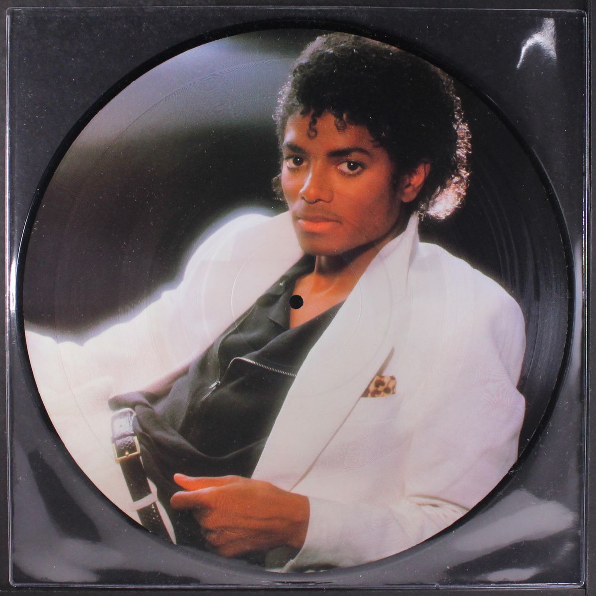 thriller by MICHAEL JACKSON