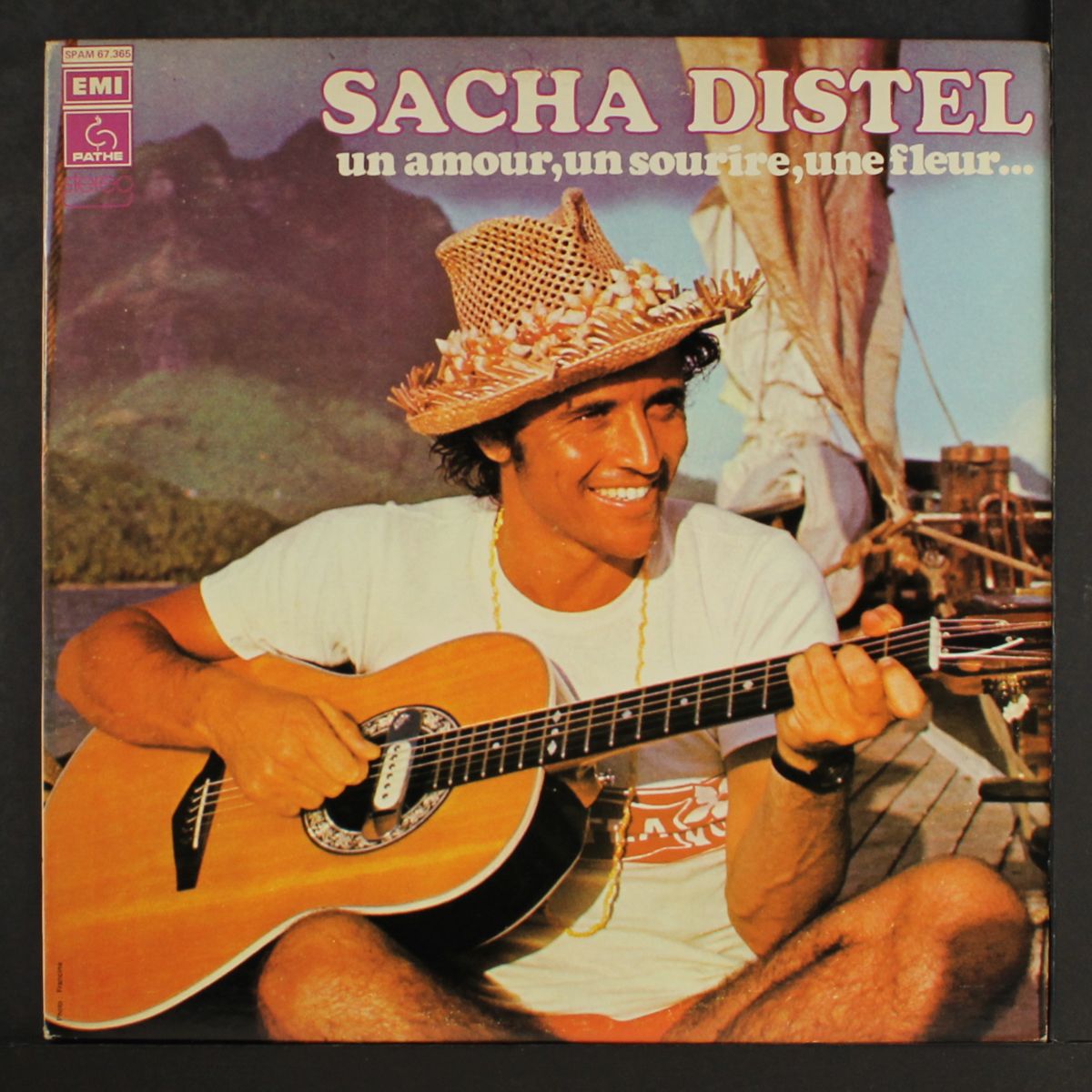 un amour, un sourire, une fleur by SACHA DISTEL
