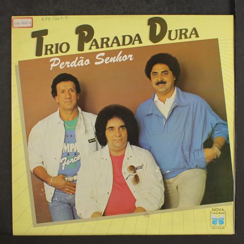 TRIO PARADA DURA