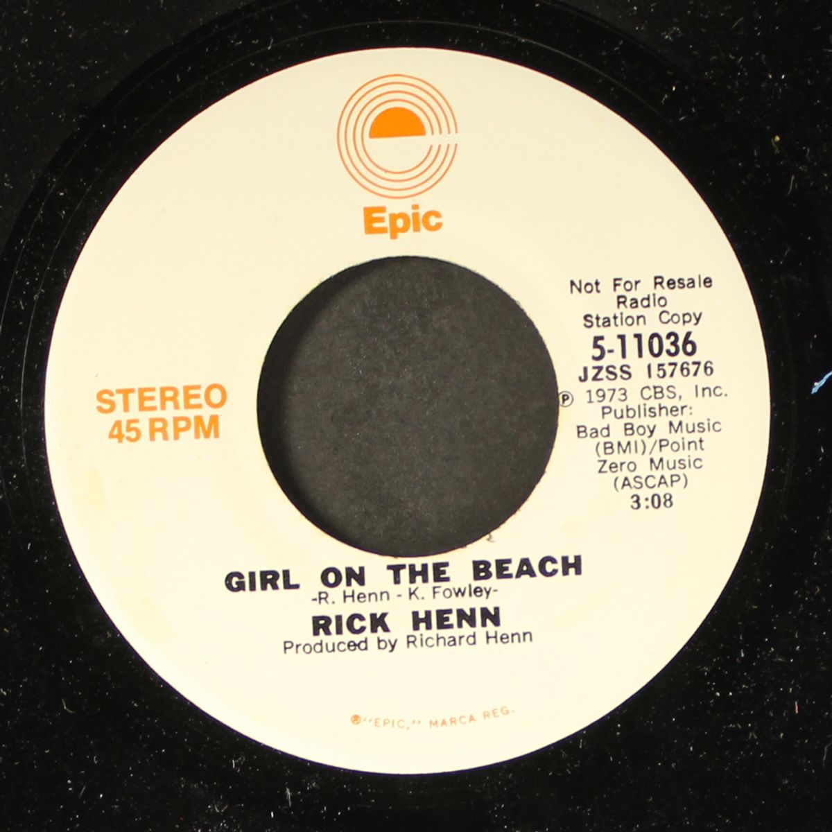 girl on the beach / mono by RICK HENN