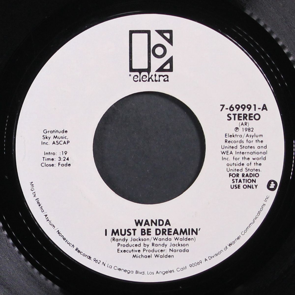 i must be dreamin' / mono by WANDA