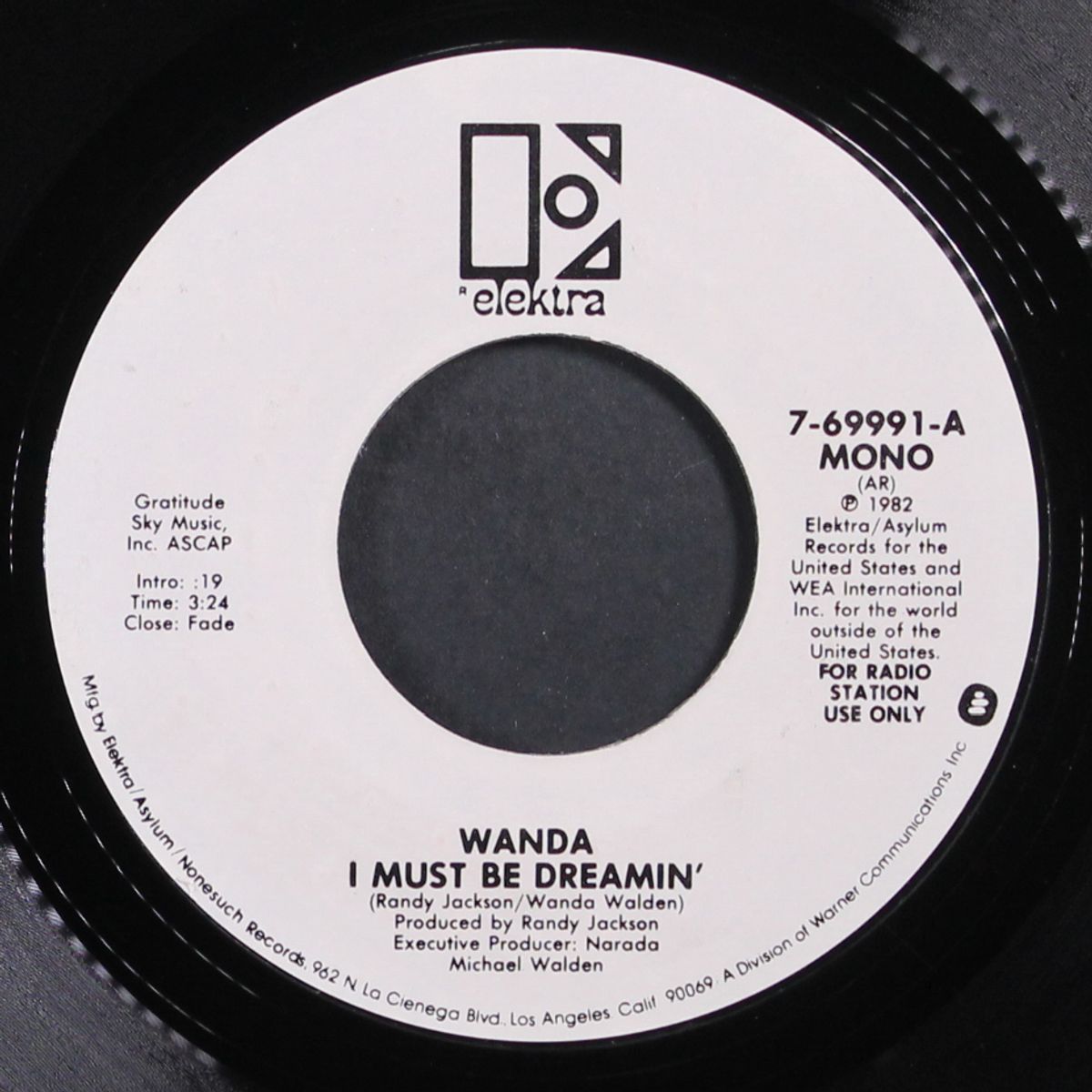i must be dreamin' / mono by WANDA