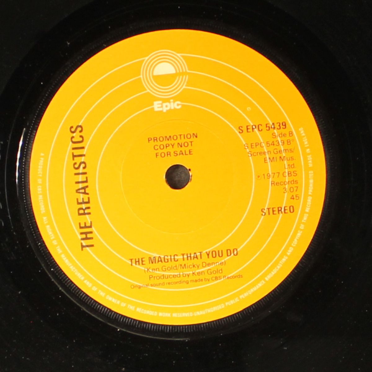 love vibrations / the magic that you do by REALISTICS