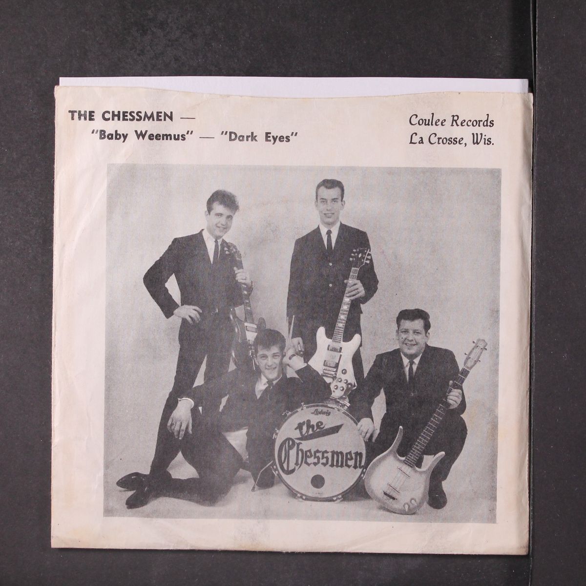 baby weemus / dark eyes by CHESSMEN