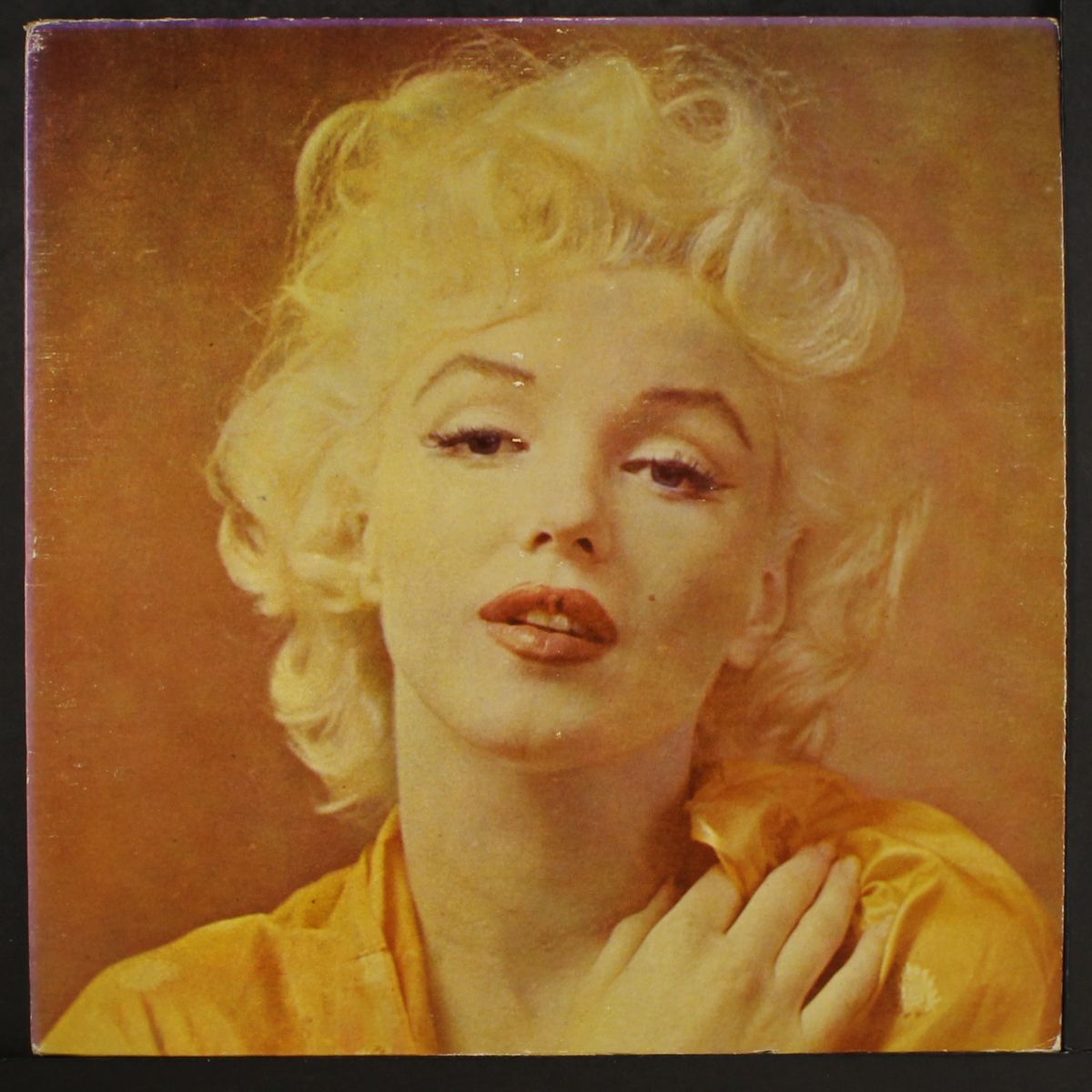 marilyn monroe by MARILYN MONROE