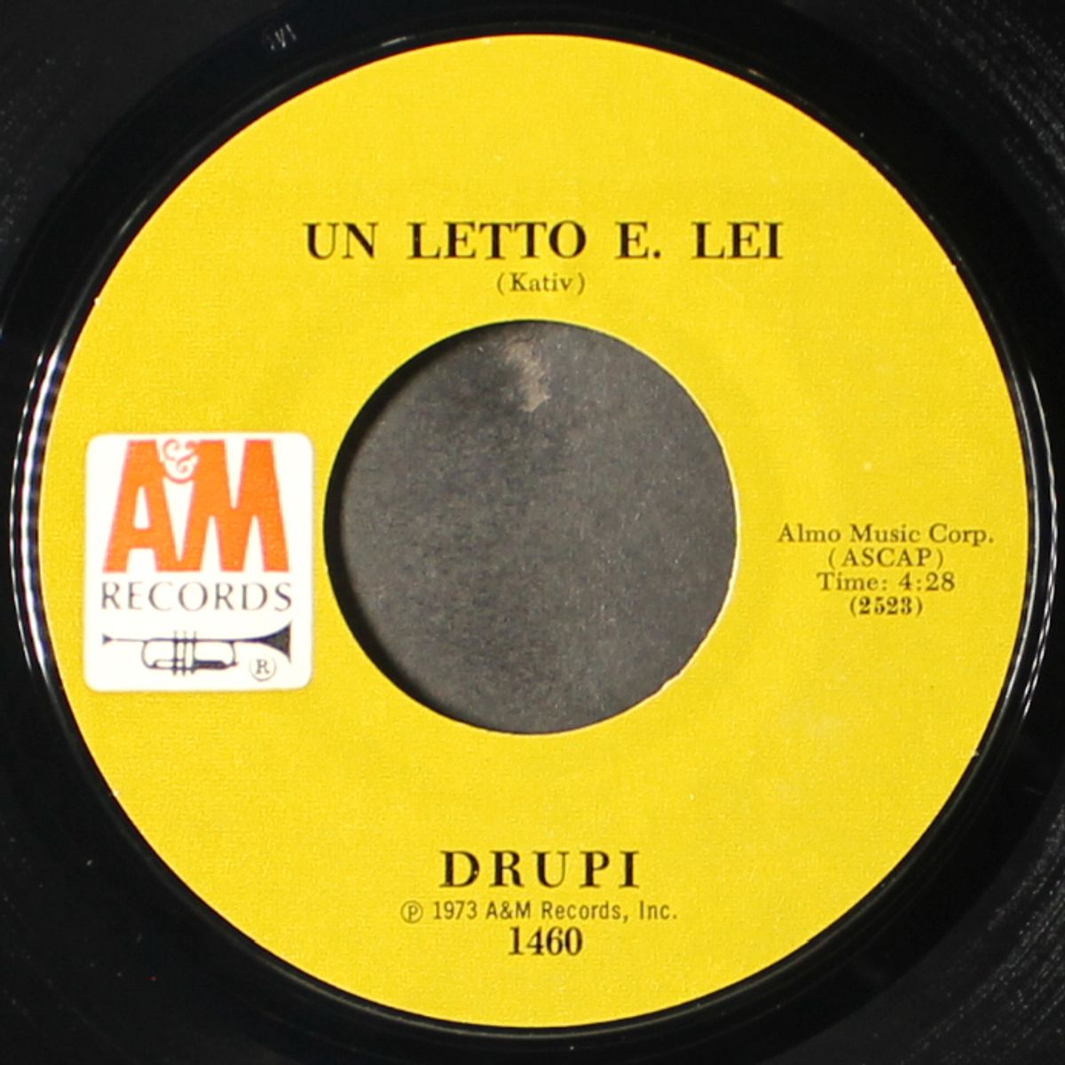 vado via / un letto e. lei by DRUPI