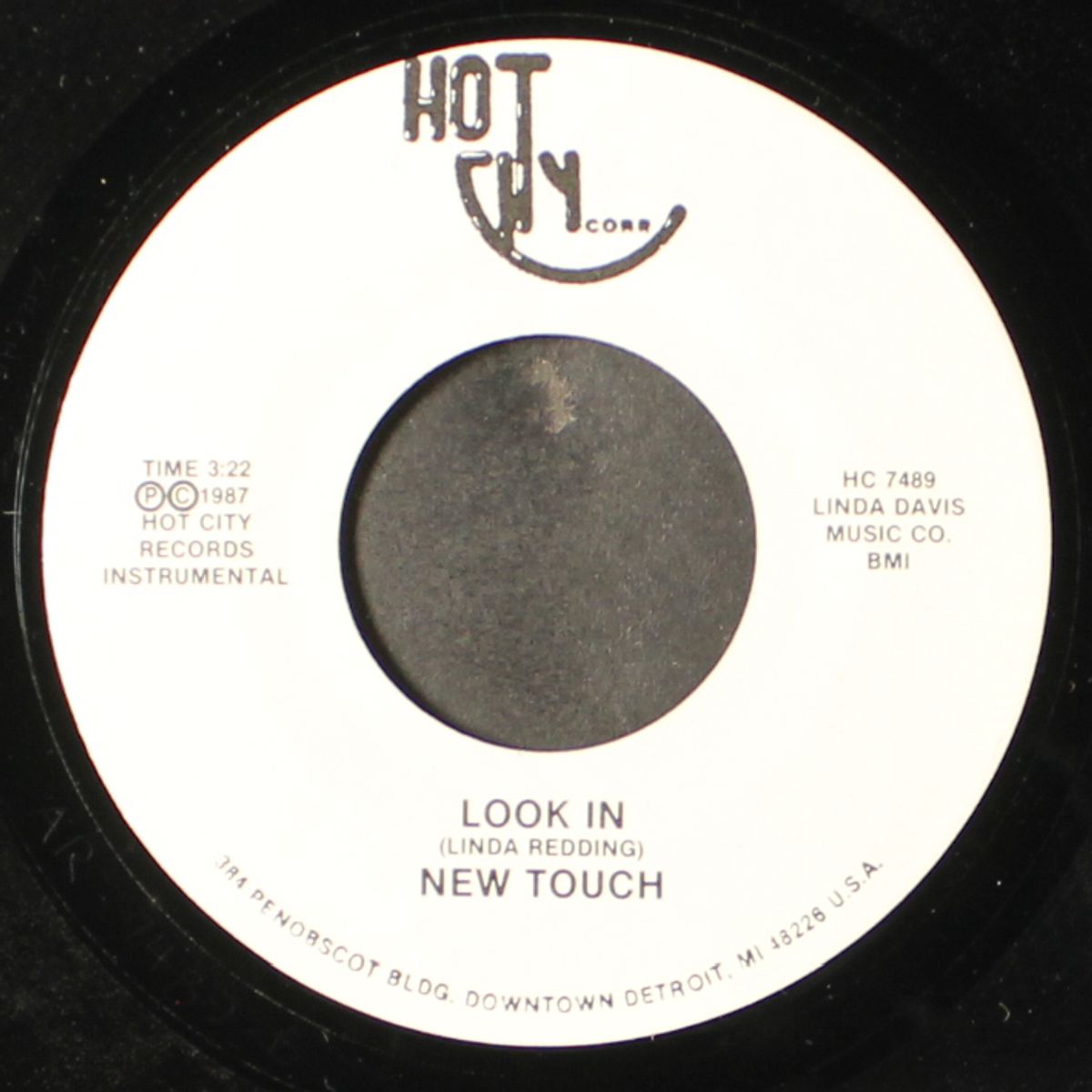 look in / instro by NEW TOUCH