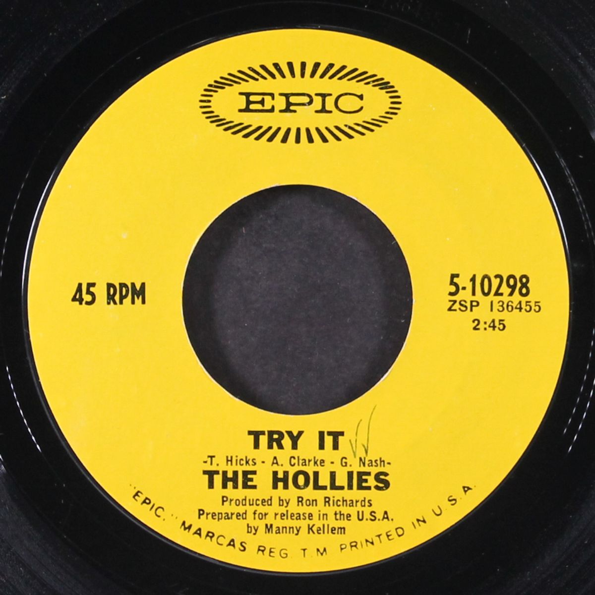 jennifer eccles / try it by HOLLIES