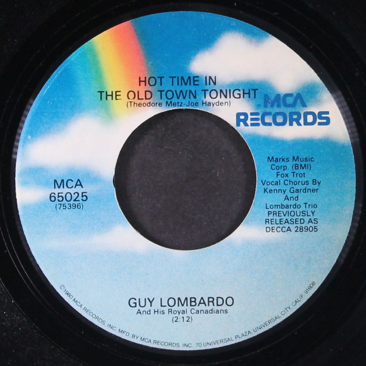 auld lang syne / hot time in the old town tonight by GUY LOMBARDO