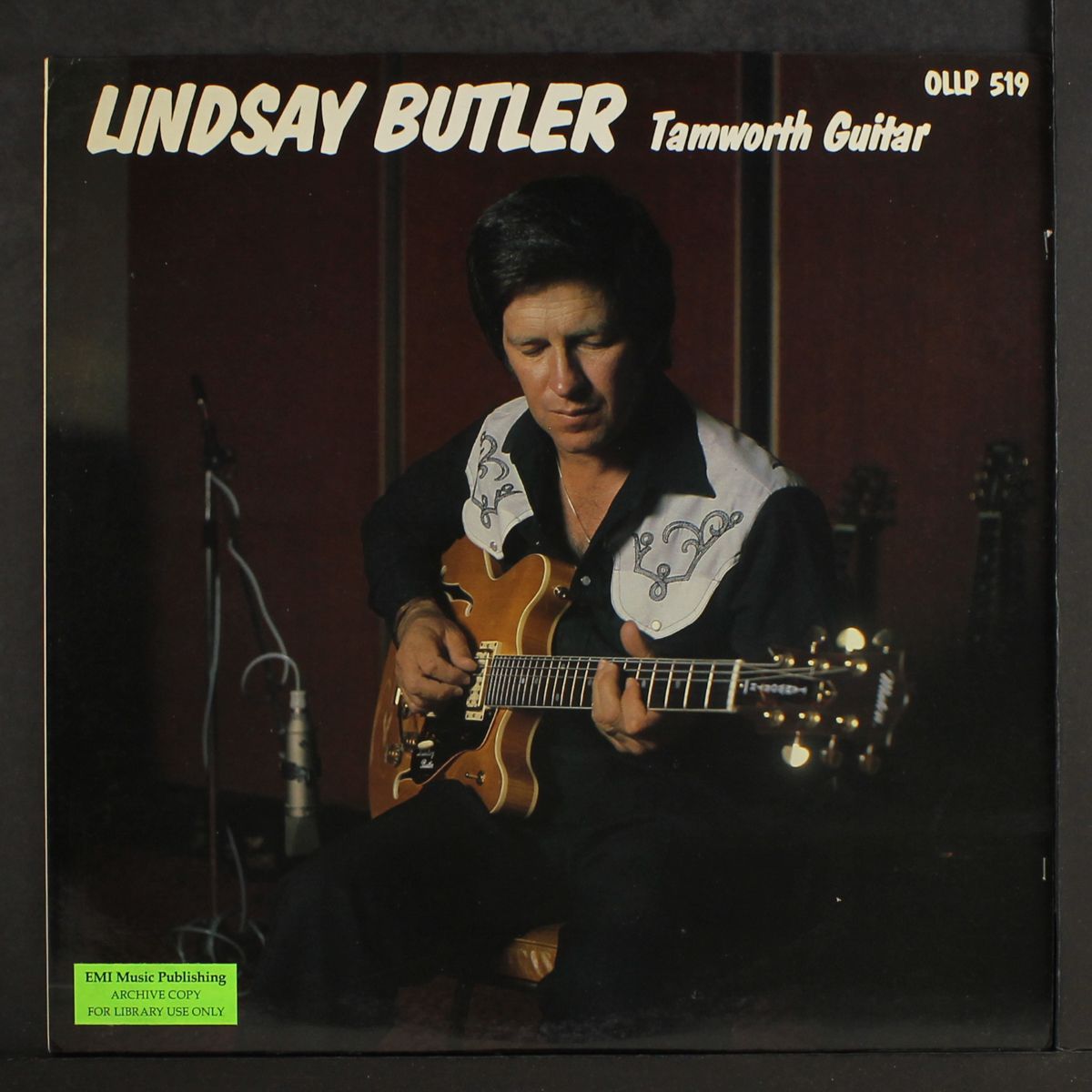 tamworth guitar by LINDSAY BUTLER