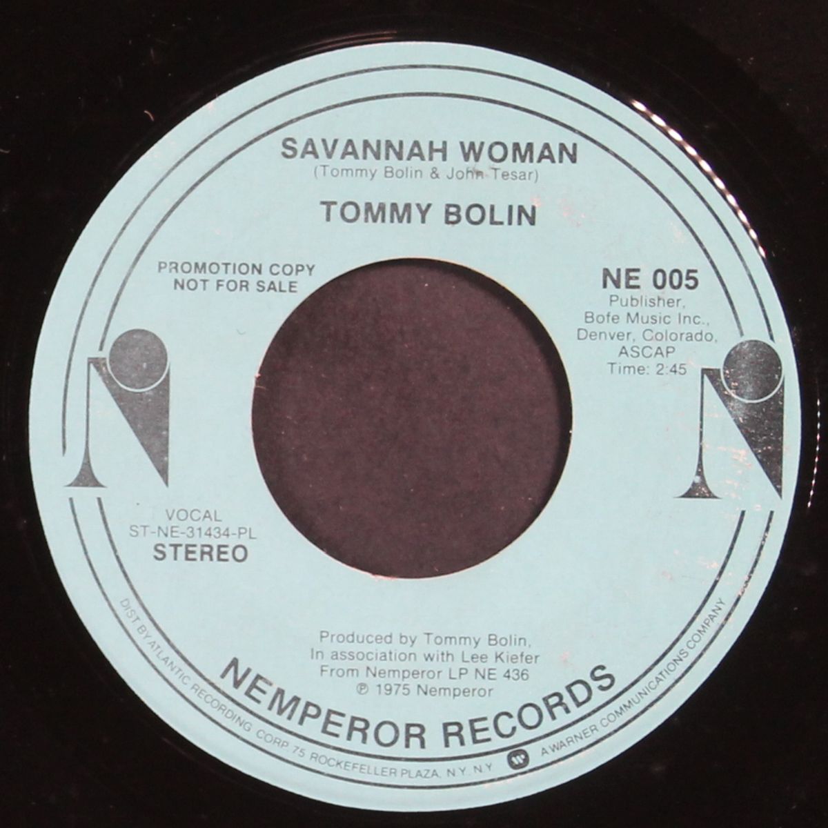 savannah woman / mono by TOMMY BOLIN