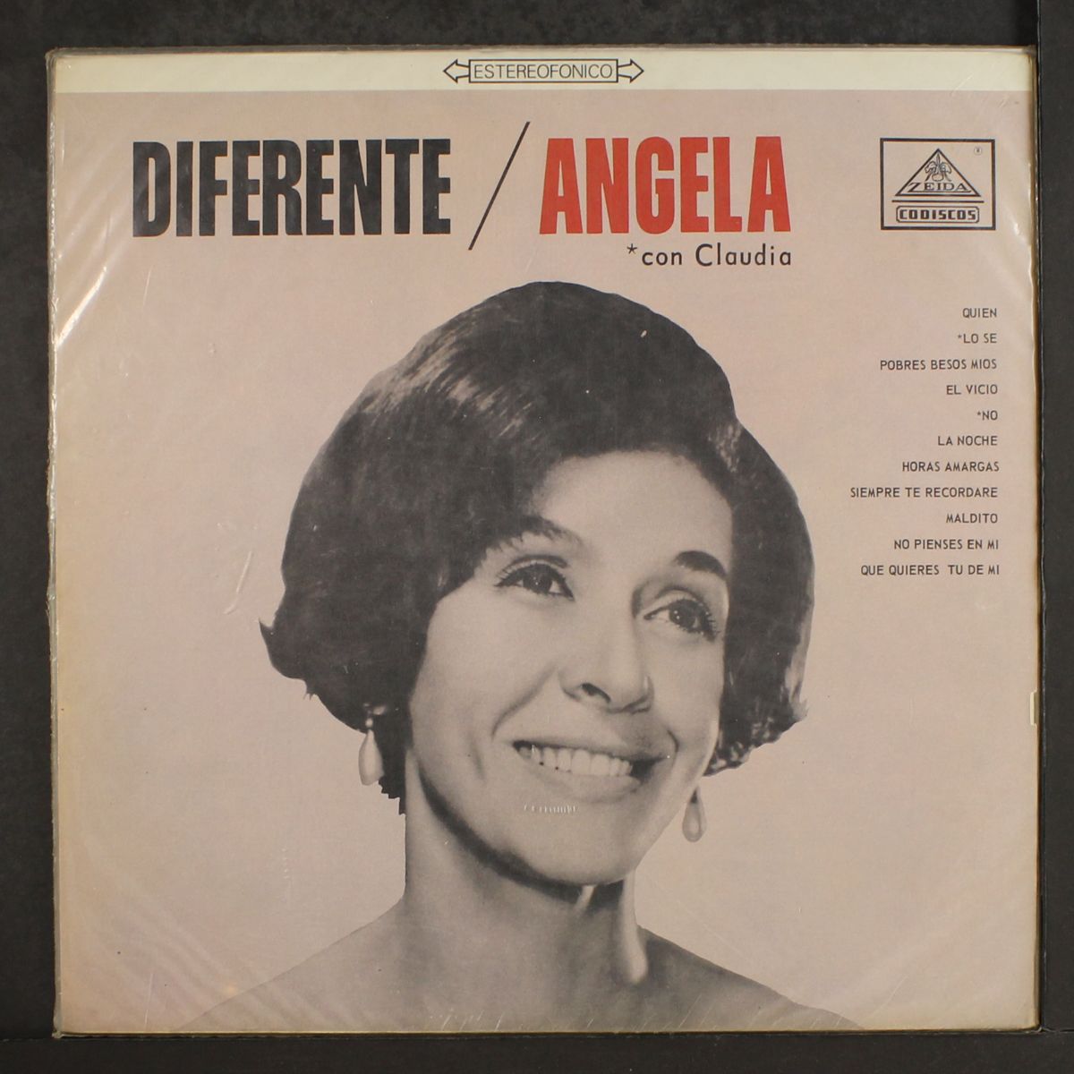 diferente by ANGELA