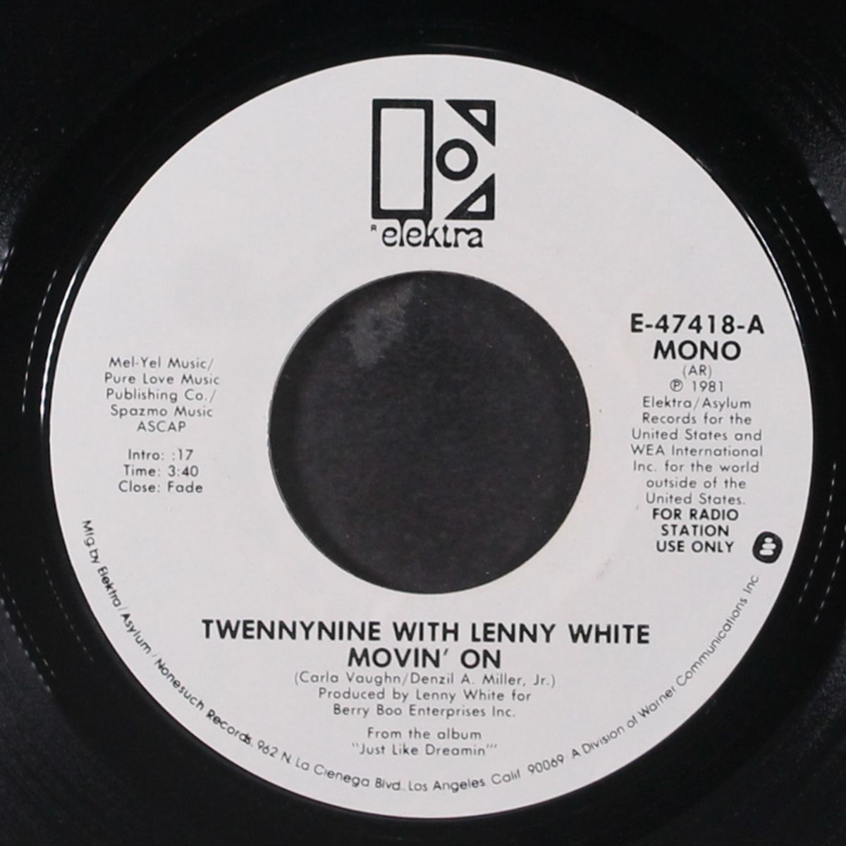 movin' on / mono by TWENNYNINE W/ LENNY WHITE