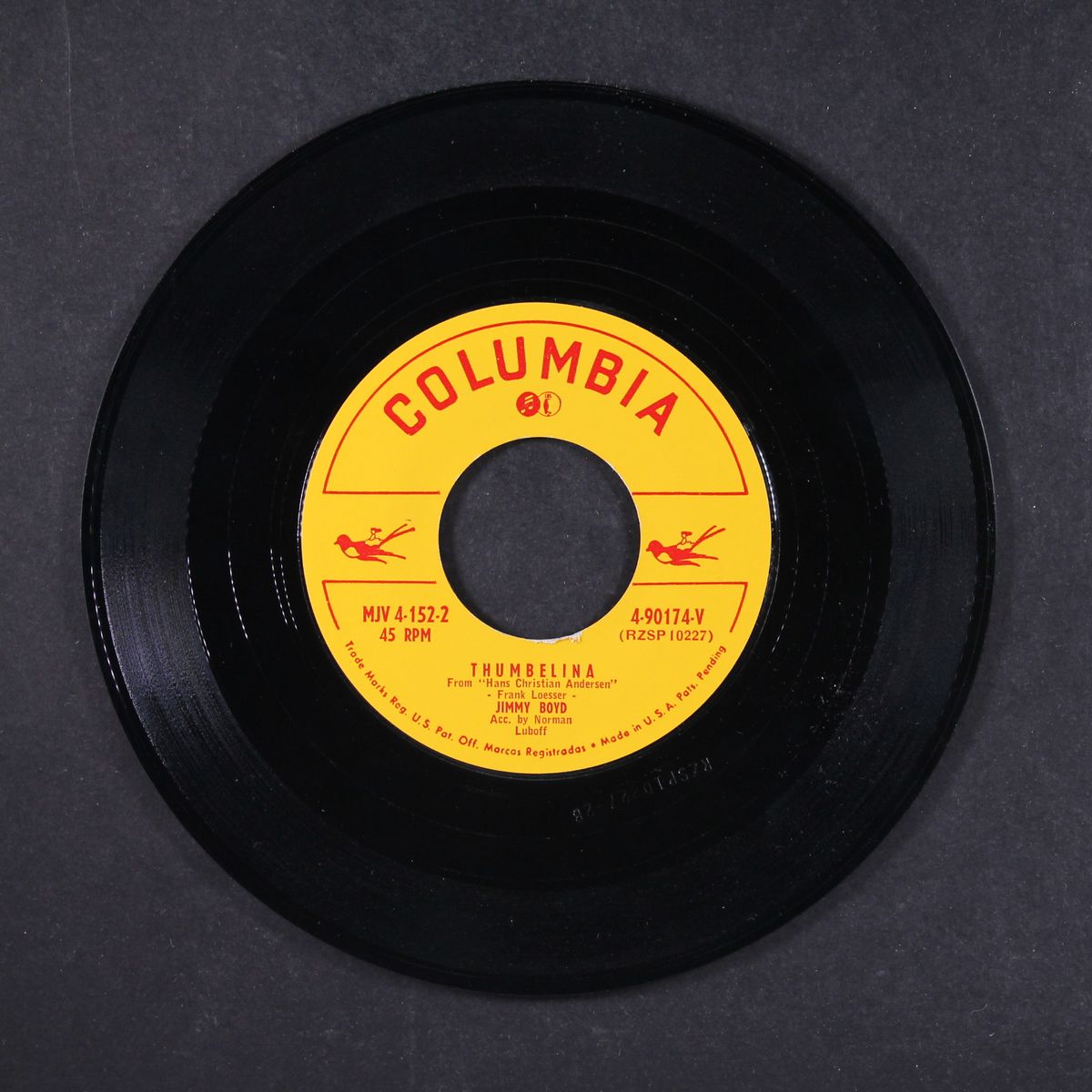 i saw mommy kissing santa claus / thumbelina by JIMMY BOYD