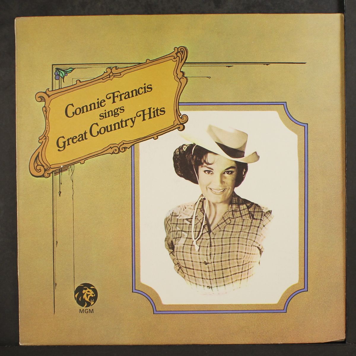 sings great country hits by CONNIE FRANCIS