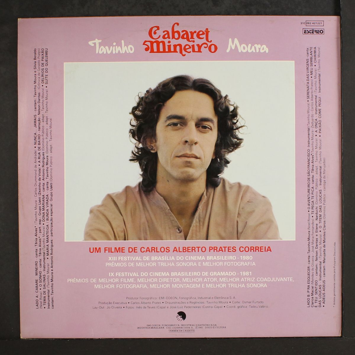 cabaret mineiro by TAVINHO MOURA