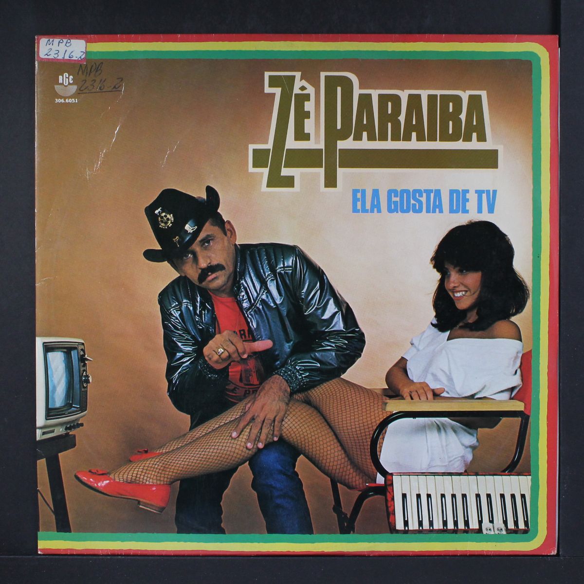 ela gosta de tv by ZE PARAIBA
