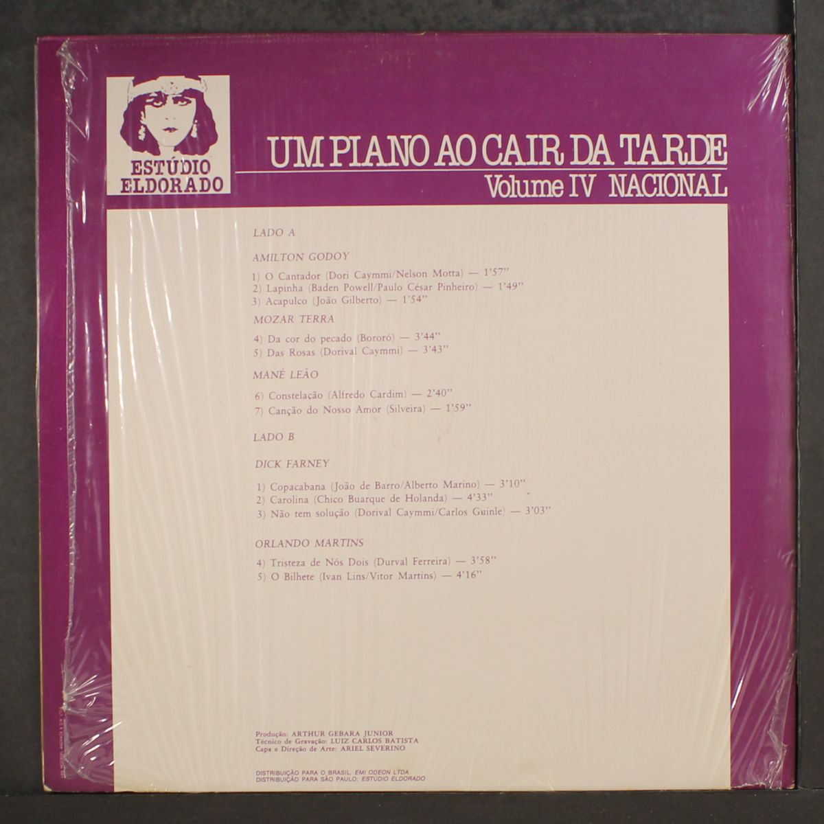 um piano ao cair da tarde, vol. 4 by VARIOUS