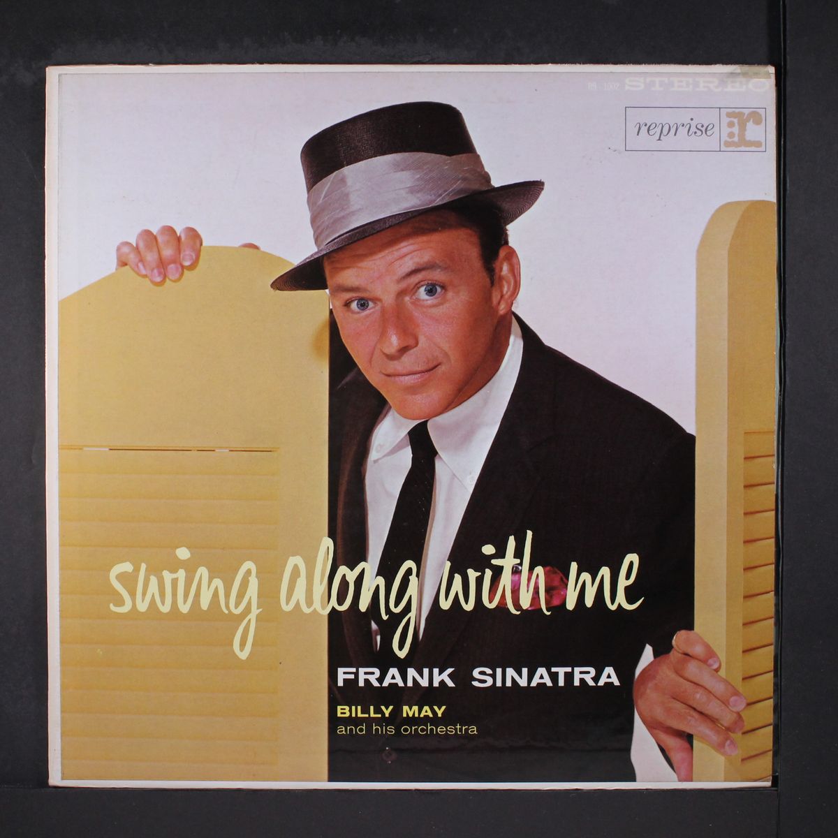sinatra swings by FRANK SINATRA