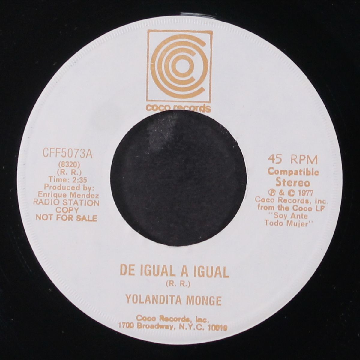 yo soy una mas / de igual a igual by YOLANDITA MONGE