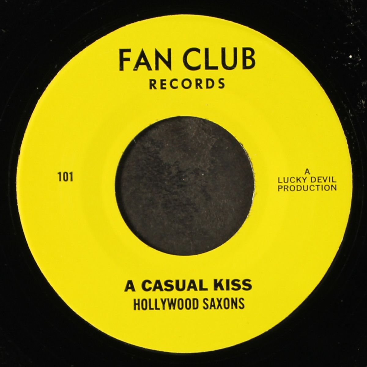 a casual kiss +2 by HOLLYWOOD SAXONS