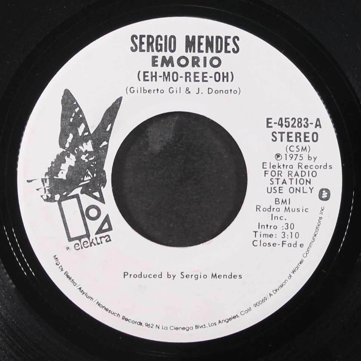 emorio / mono by SERGIO MENDES