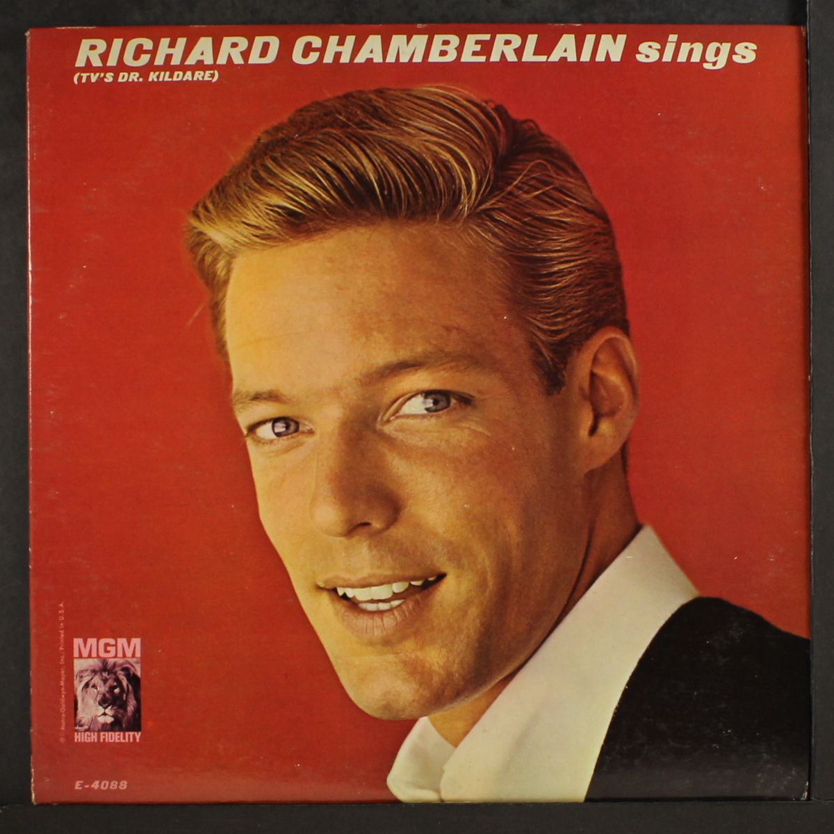 sings by RICHARD CHAMBERLAIN