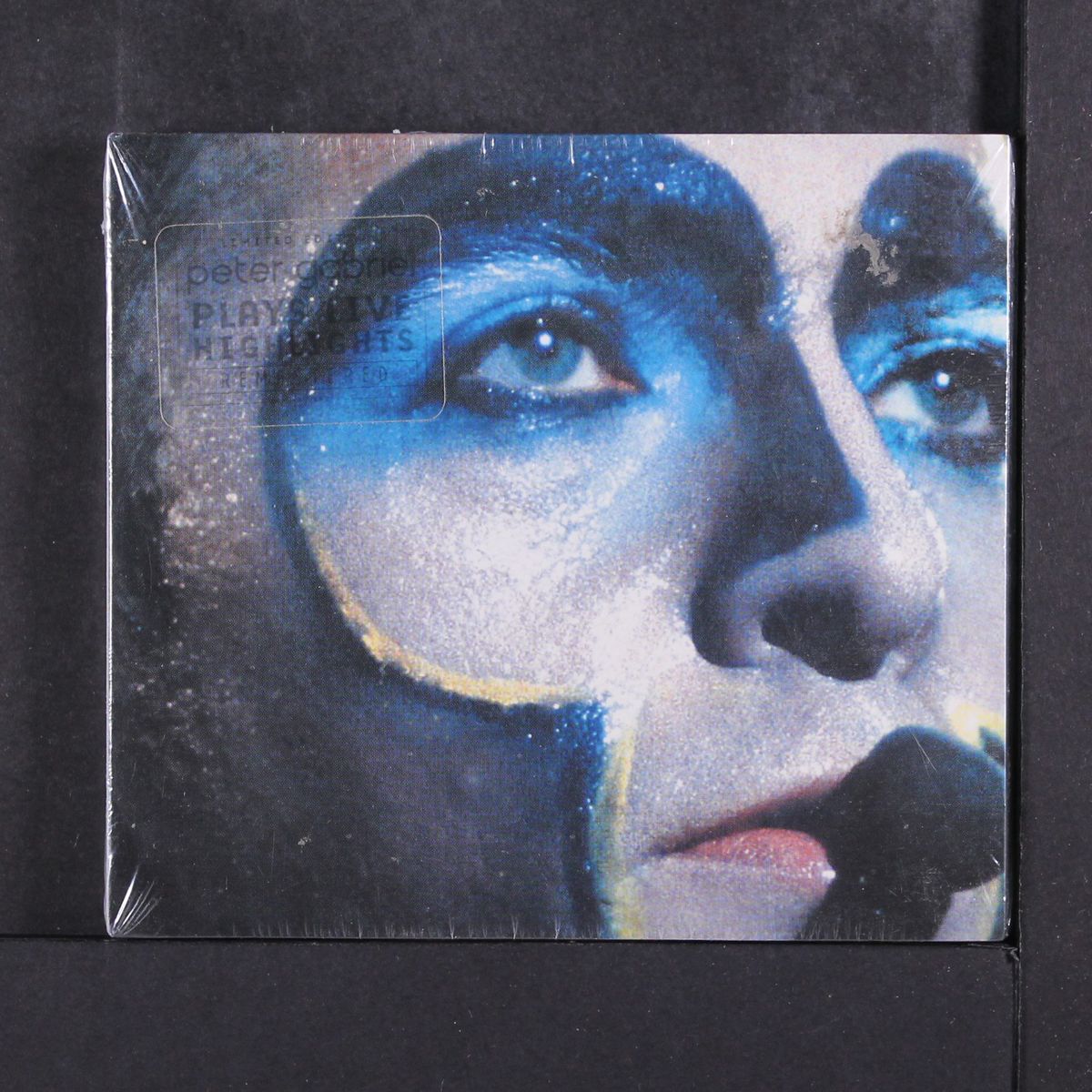 plays live- highlights by PETER GABRIEL