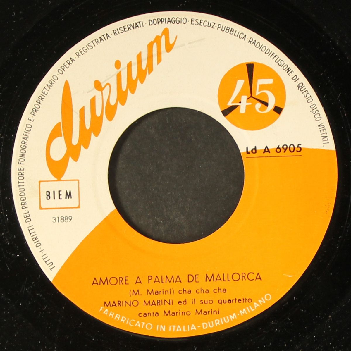 amore a palma de mallorca / pezzettini di bikini by MARINO MARINI
