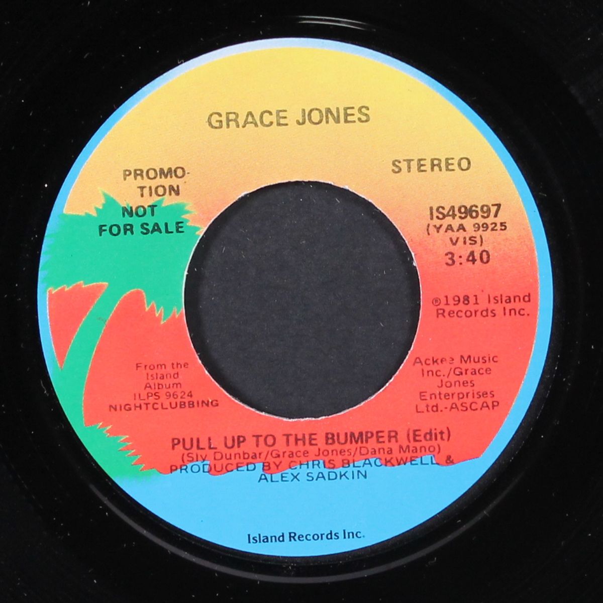 pull up to the bumper / mono by GRACE JONES