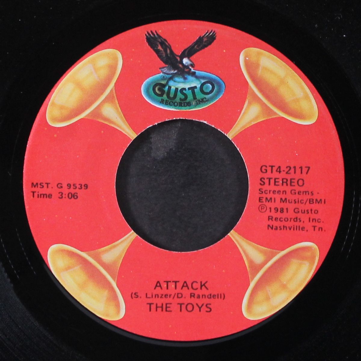 attack / a lovers concerto by TOYS