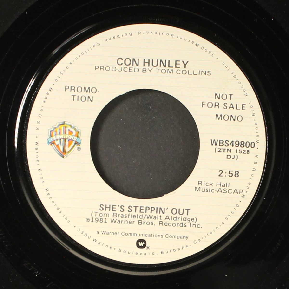 she's steppin' out / mono by CON HUNLEY
