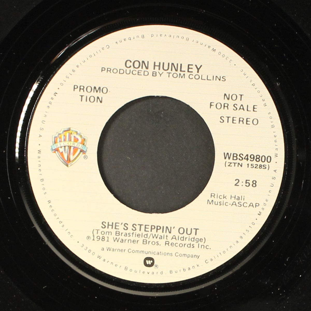 she's steppin' out / mono by CON HUNLEY