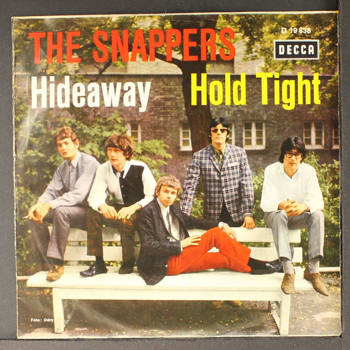 hideaway / hold tight by SNAPPERS