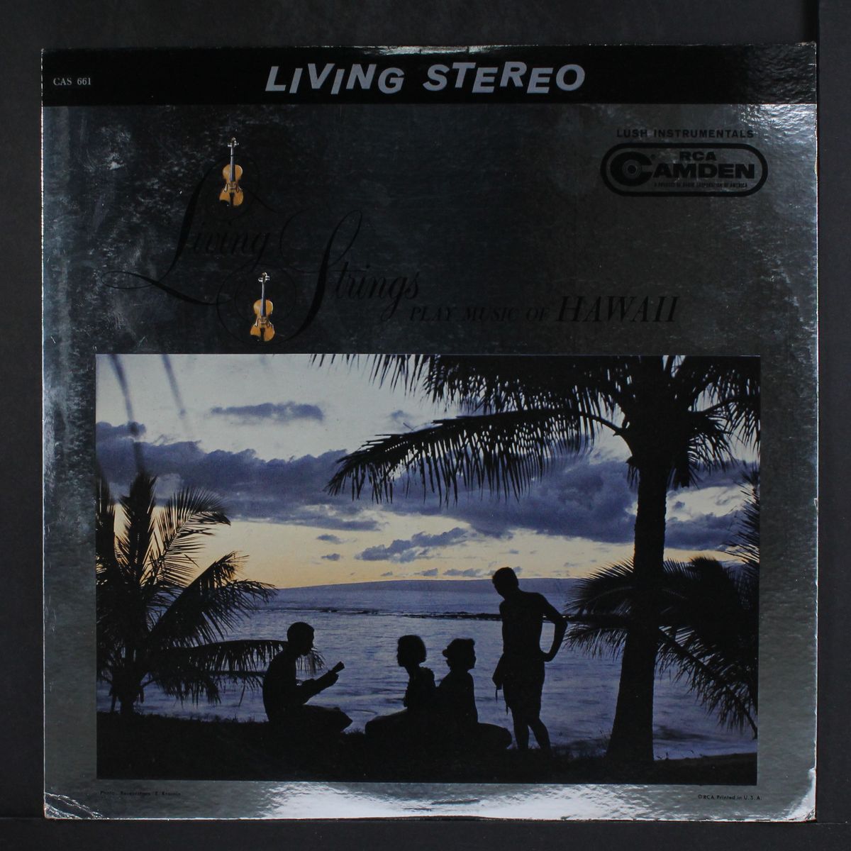 play music of hawaii by LIVING STRINGS