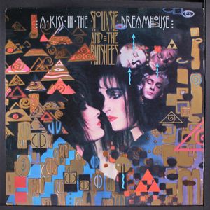 SIOUXSIE & BANSHEES