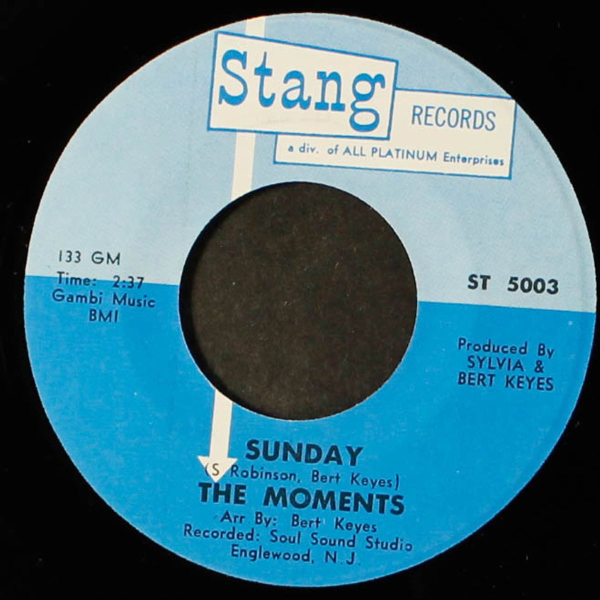 sunday / somebody loves you by MOMENTS