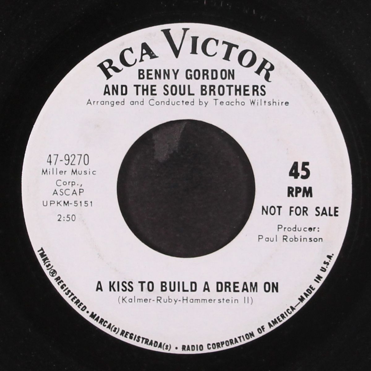 a kiss to build a dream on / it comes and goes by BENNY GORDON & SOUL BROTHERS