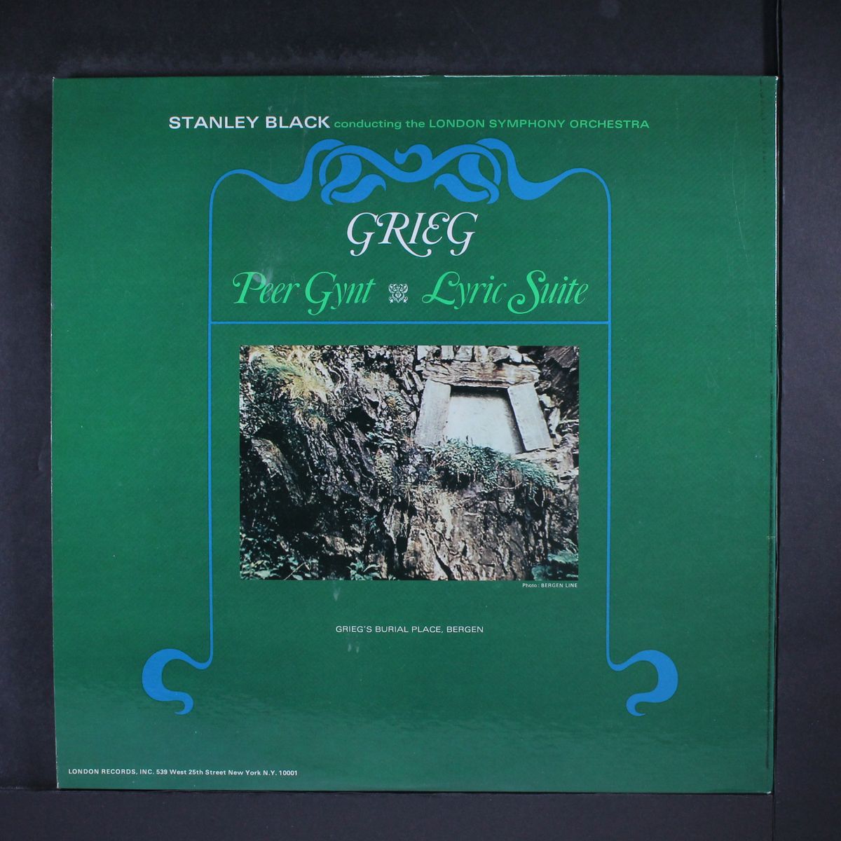 grieg: peer gynt/lyric suite by STANLEY BLACK