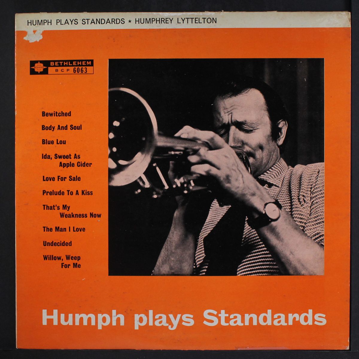 plays standards by HUMPHREY LYTTELTON