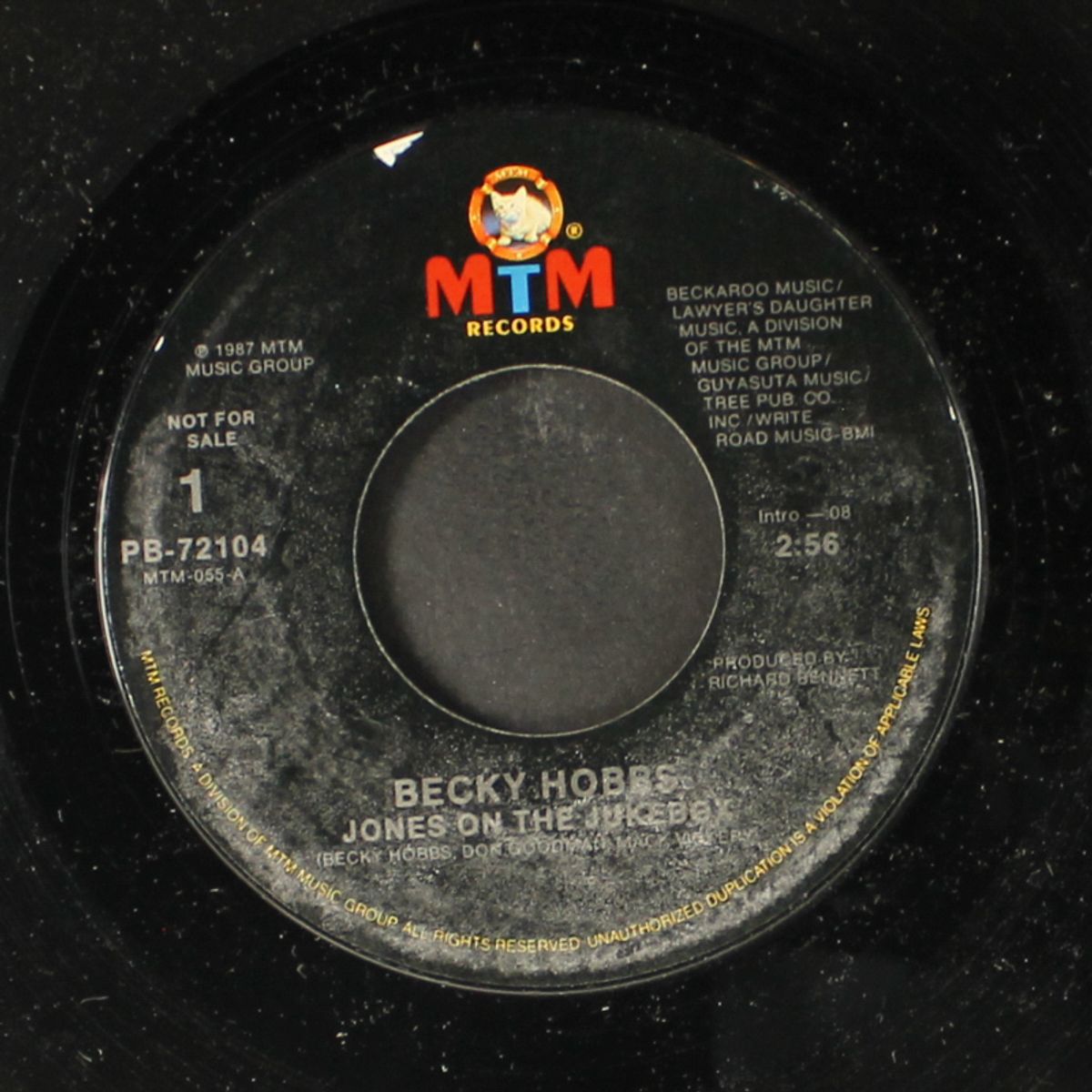 jones on the jukebox / same by BECKY HOBBS