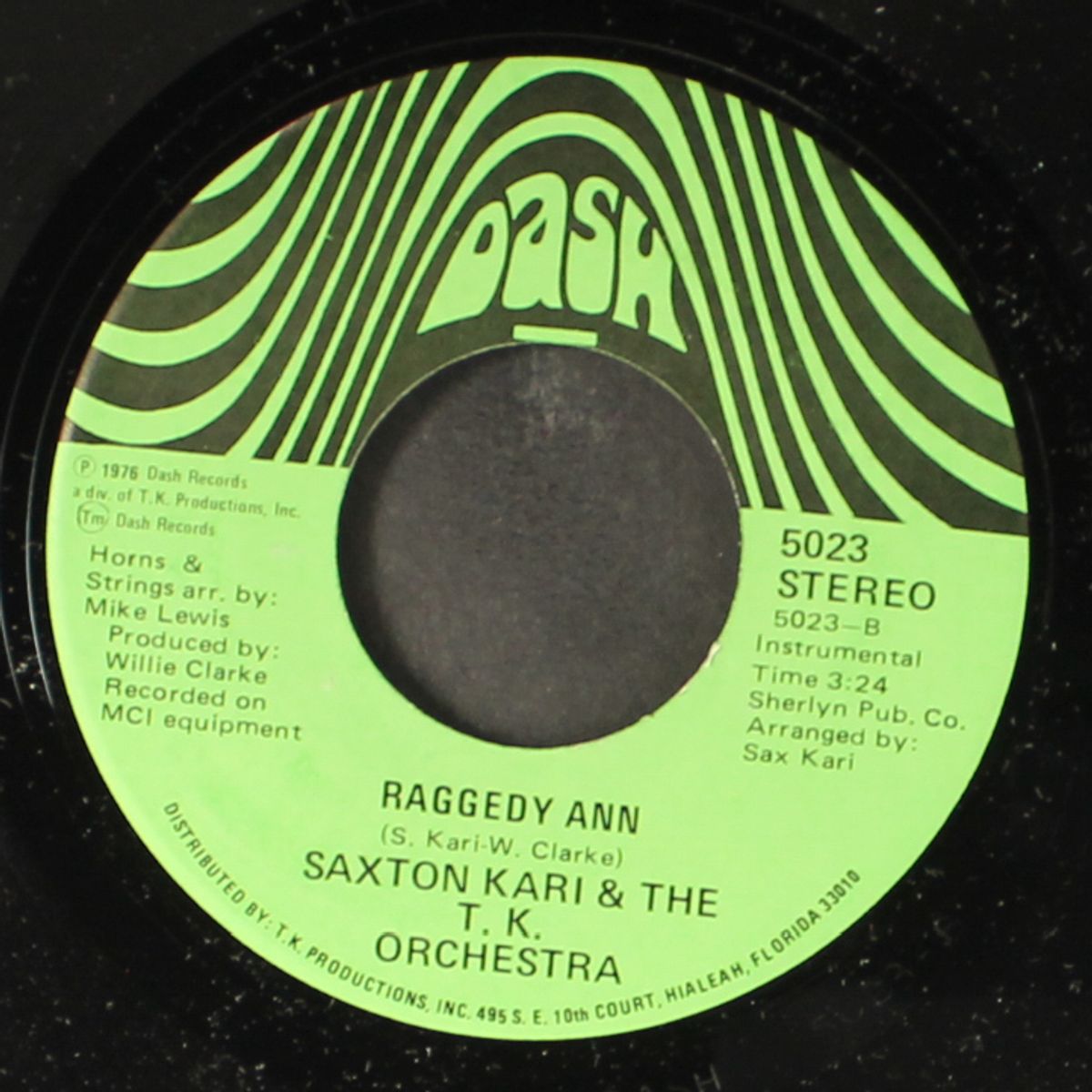 besame mucho / raggedy ann by SAXTON KARI & T.K. ORCHESTRA