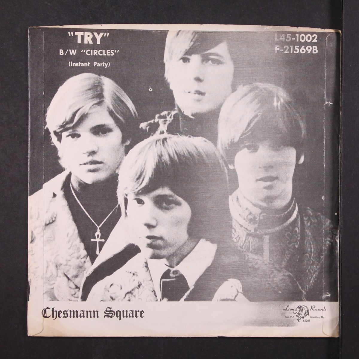 circles / try by CHESMANN SQUARE
