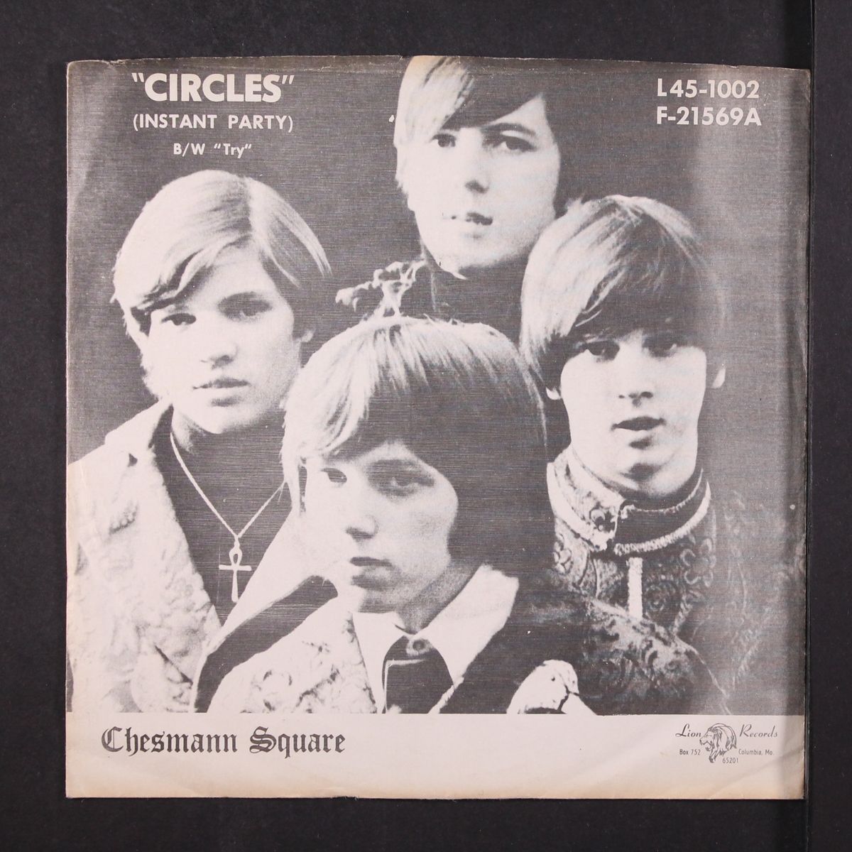 circles / try by CHESMANN SQUARE