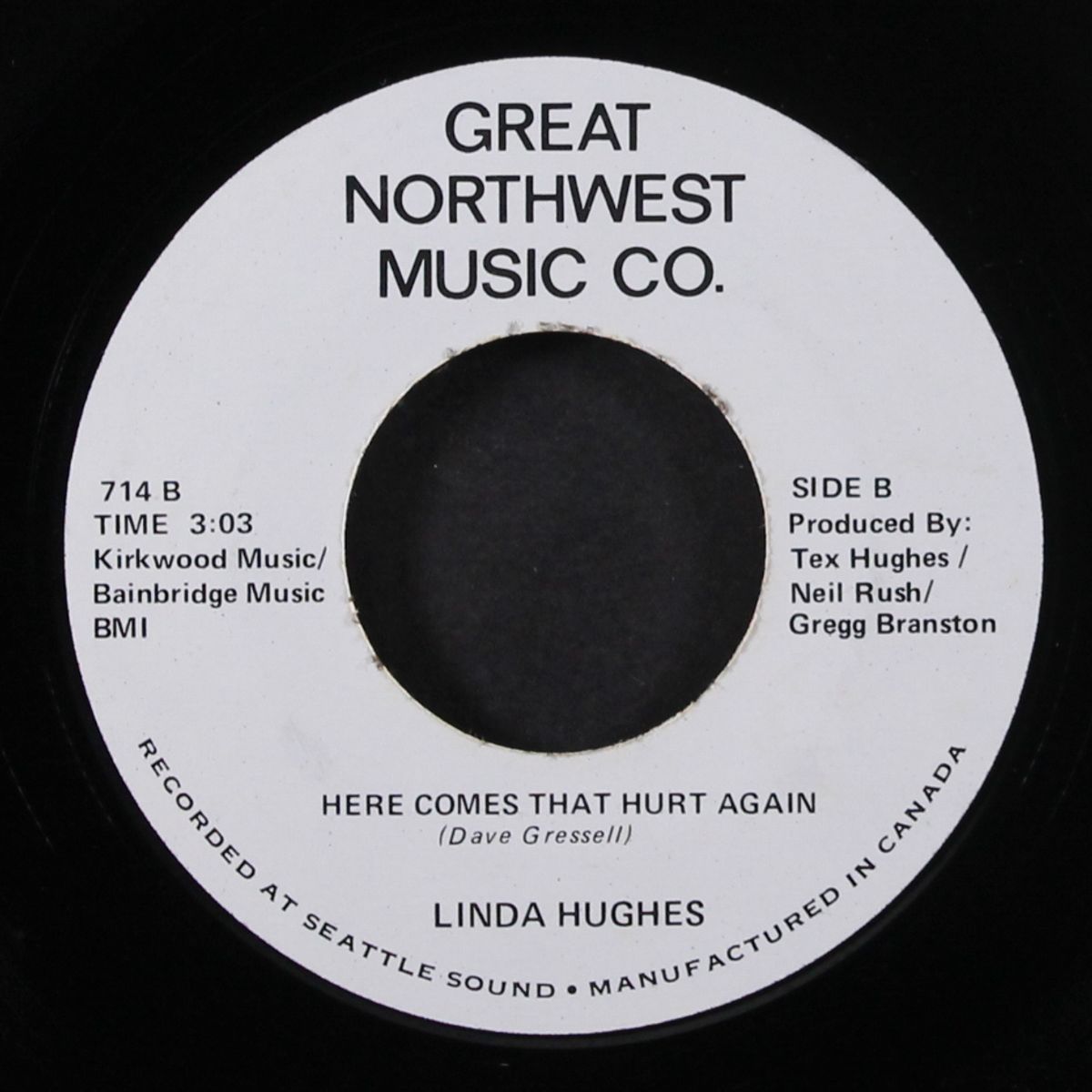 elvis won't be here for xmas / here comes that hurt again by LINDA HUGHES