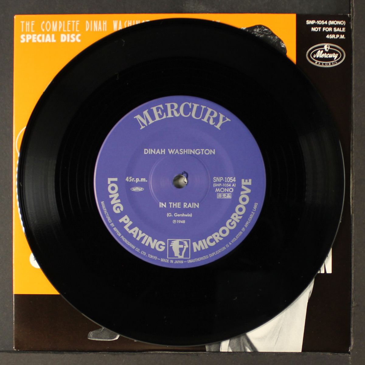 in the rain / i sold my heart to the junkman by DINAH WASHINGTON